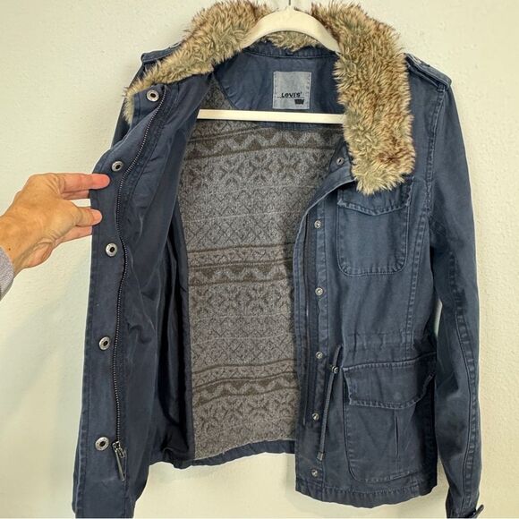 Levi’s Navy Cargo Jacket Detachable Faux Fur Collar S - Picture 6 of 6